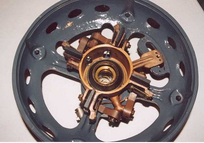 brushhldr3.jpg